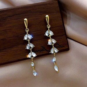 NEW 18K Gold Plated Crystal Teardrop Dangle Drop Earrings